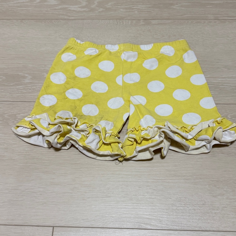 ✨ Sunny Yellow Polka Dot Ruffle Shorts for Kids - Picture 5 of 5